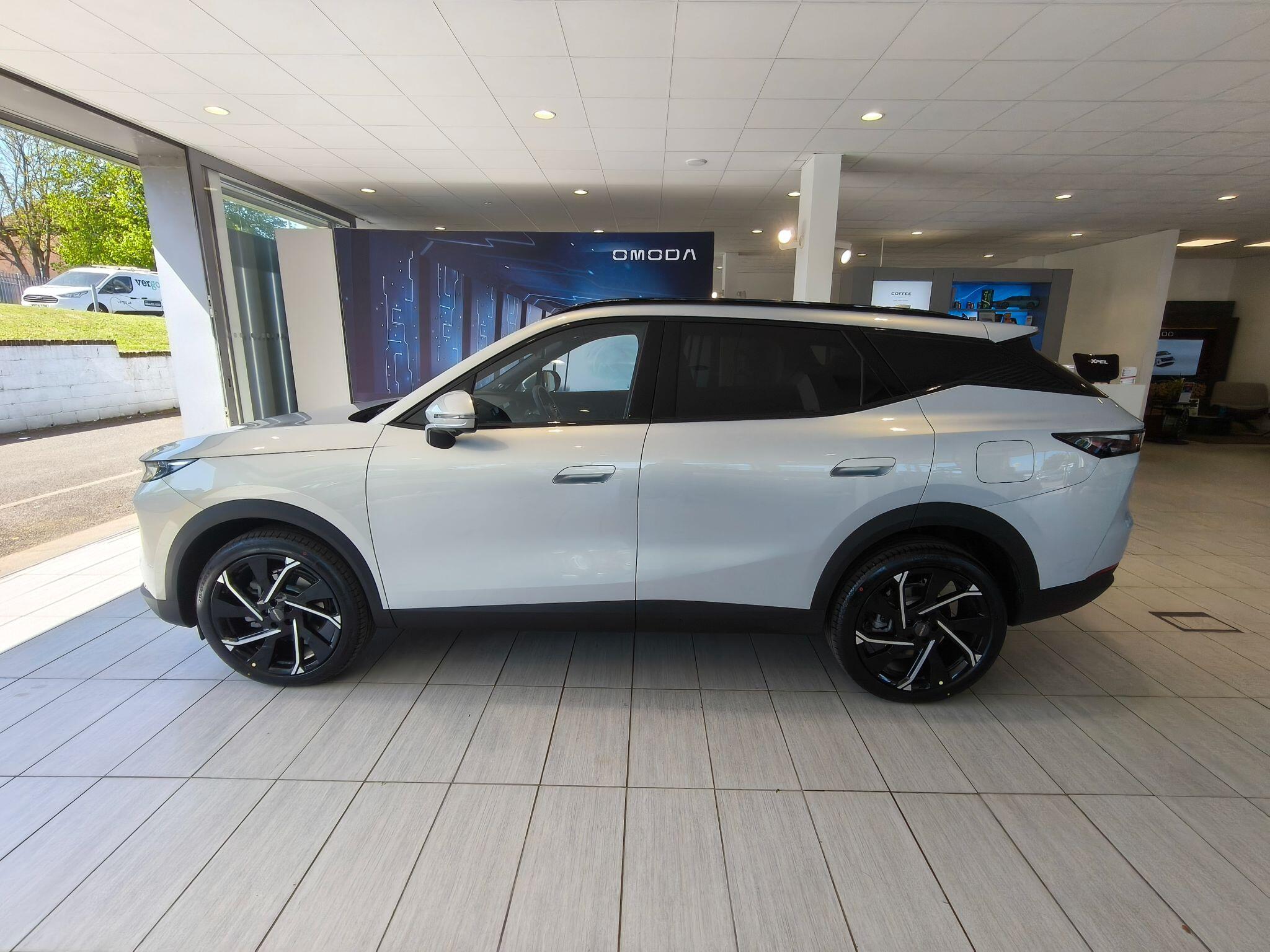 Large vehicle image